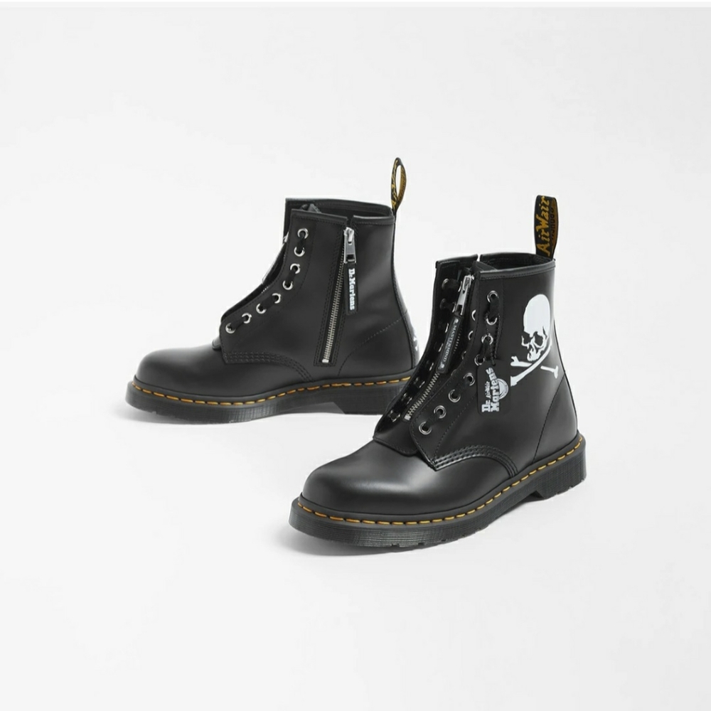 Dr. Martens MASTERMIND WORLD 1460 Boot